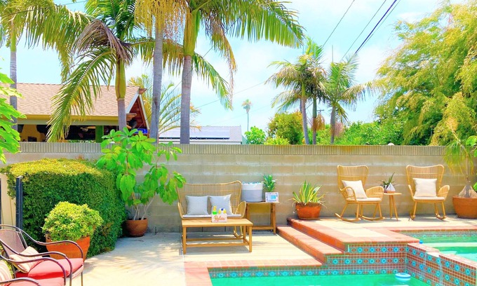 Los Altos House | KokoMo's Beach House with Pool