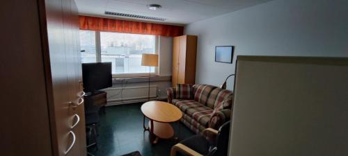 Iisalmi Apartment | Kokonainen huoneisto olohuone makuualkovi ja keittiö ei suihkuh Iisalmen keskusta