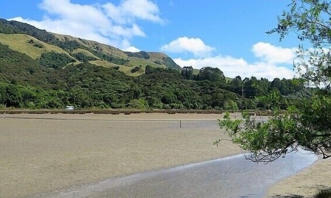 Collingwood Cottage | Kokopu Cabin - Pakawau Beach Bach