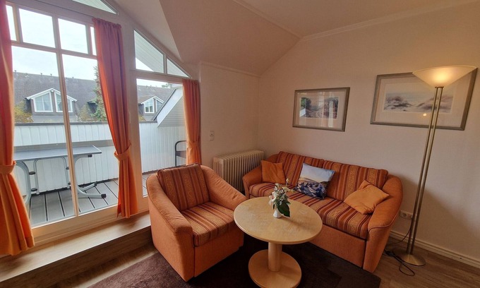 Binz Apartment | Komfort Ferienwohnung mit 1 Schlafzimmer und Balkon im Dachgeschoss