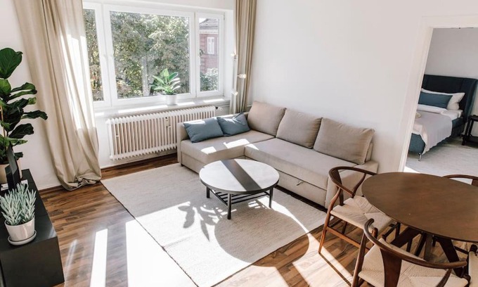 Exerzierplatz Apartment | Komplett neu: 2-Zi zentral im Altbau. 24h-Checkin