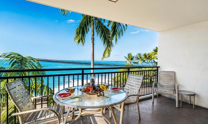 Historic Kailua Village Apartment | Kona Alii 201