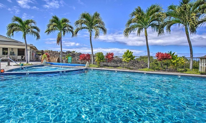 Kahaluu Bay Apartment | Kona Townhome w/Lanai & Resort Amenities!