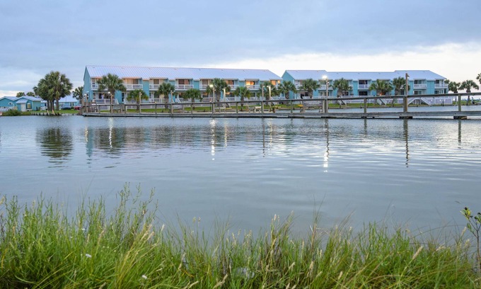 Rockport Condo | Kontiki Waterfront With Amazing Amenities!