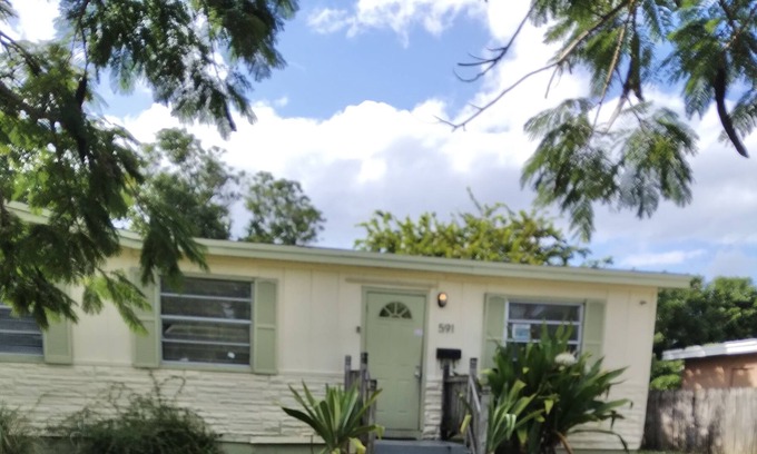 Margate Bed & Breakfast | Kool RunningsJamaican and Soul Food bed and breakfast/dinner