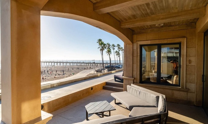 The Strand House | koolkondo Strand Oceanfront home In Manhattan Beach