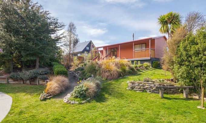 Lake Hawea Cottage | Korimako Ridge - Lake Hawea Holiday Home