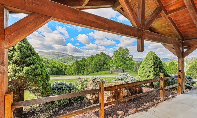 Butler Cabin | Kota Ridge - A peaceful family retreat in the heart of the Blue Ridge Mountains.