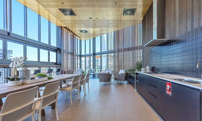 South Brisbane Apartment | KOZYGURU BRISBANE ONE 1Bed APT Parking