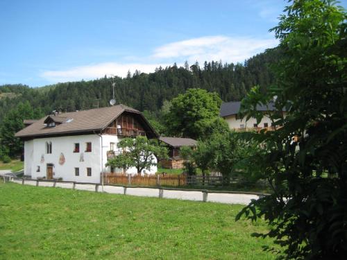 San Lorenzo di Sebato Apartment | Krüglwirt
