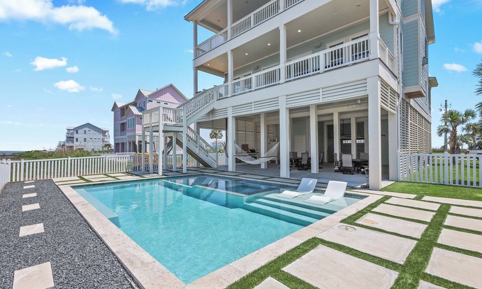 Galveston House | Krabbyshack-Private Pool & Hot Tub- Water Front- 5 BR 4.5 Bath - Elevator