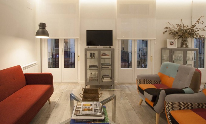 Old Town Apartment | "KU": VISIT ALL THE CITY WALKING. MODERN APARTMENT IN THE OLD QUARTER.