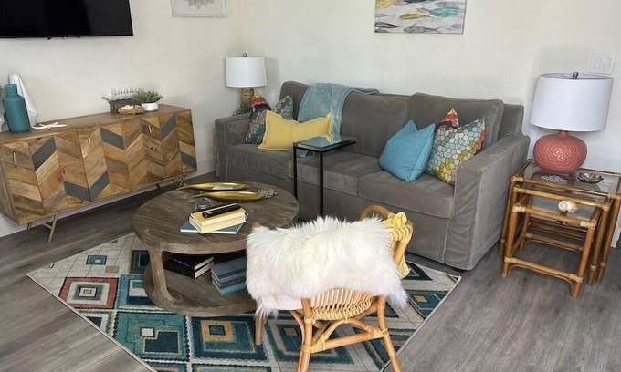 Downtown House | Kumquat @ El Tropicale Vacation Rentals Downtown Sarasota