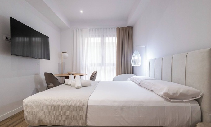 Sant Antoni House | Lôla Suites by Concept