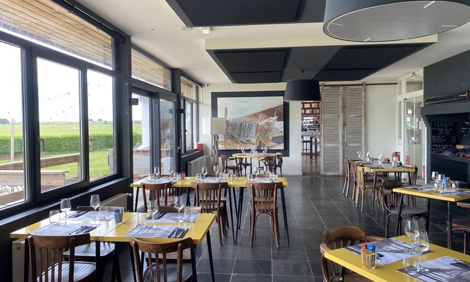 Buigny-Saint-Maclou Hotel | L'aérodrome de la Baie de Somme