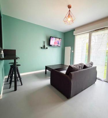Aytre Apartment | L'Acacia