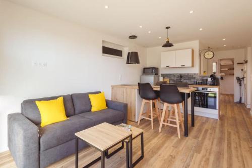 Bourg-en-Bresse Apartment | L'Aindus de Brou- parking privé- RDC