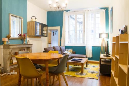 Besancon Old Town Apartment | L'air du temps - Centre historique Wifi TV