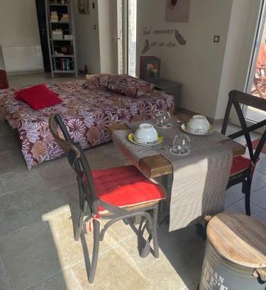 Paradou Bed & Breakfast | L'appart Thé - Charme apaisant au coeur des Alpilles