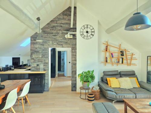Neuville-sur-Oise Apartment | L'atelier De Neuville