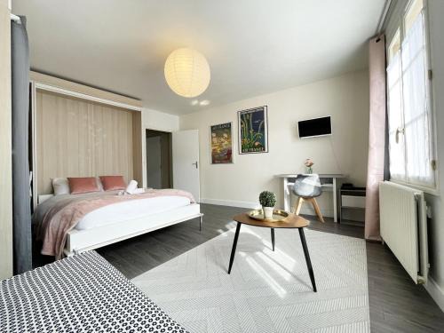 Chartres Apartment | L'aviateur - self check in