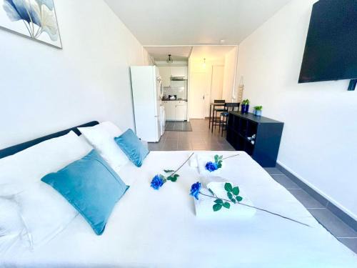 Clamart Apartment | L'Azur de Clamart