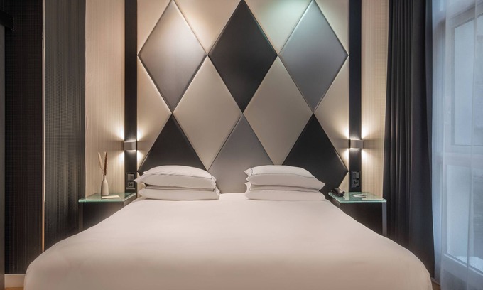 Les Halles Hotel | L'Empire Paris