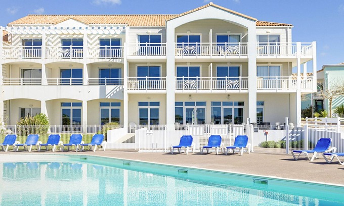 Chateau-d'Olonne Apartment | L'Estran (S4) by Interhome