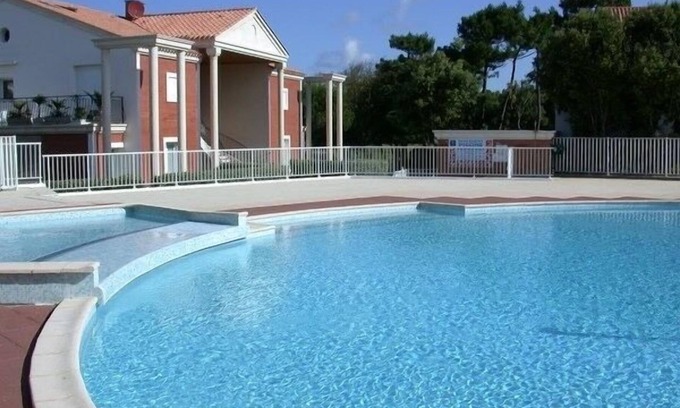 Saint-Jean-de-Monts Apartment | L'Hollywood Zen - One Bedroom Apartment, Sleeps 4