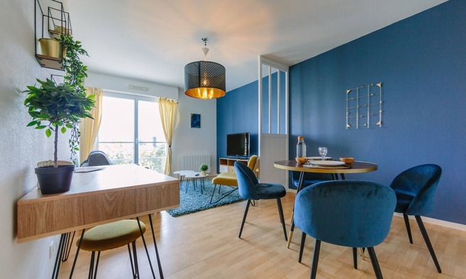 Vieux Malakoff Apartment | L'Idylle : T2 Standing/Cité des Congrès/Gare