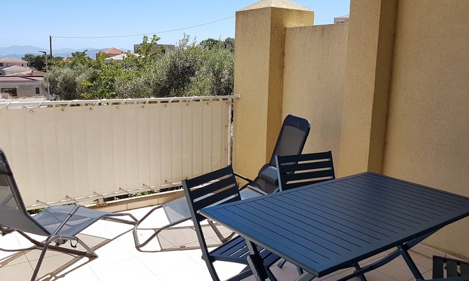 L'Ile-Rousse Apartment | L'ile Rousse - Appartement T2 - Proche Centre Ville et Plage