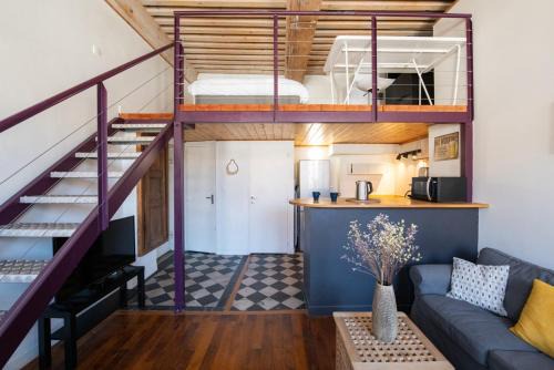 Boucle - Gros Caillou Apartment | L'Indigo- Coup de coeur Canut - Croix Rousse