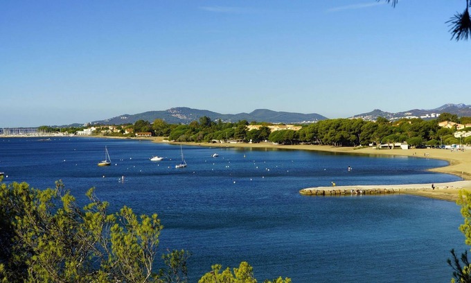 La Londe-les-Maures Apartment | L'Oliveraie in La Londe Les Maures
