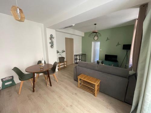 Paulhan Apartment | L’olivier - Appartement