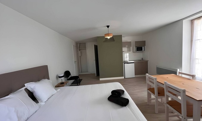 Ballon-Saint-Mars Apartment | L'Orne Saosnoise - Campagne - 2p - Rêve au Mans