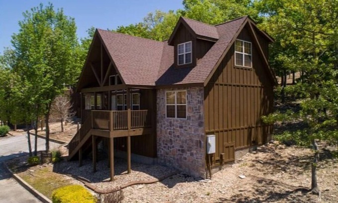 Reeds Spring House | L083, Feel majestic in this stunning 4-bedroom Lodge