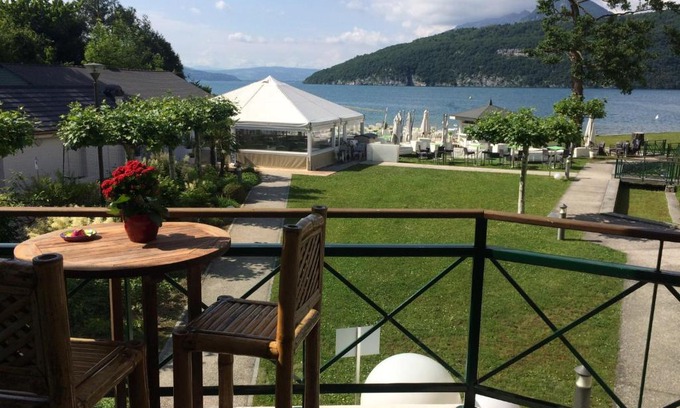 Duingt Apartment | la baie des voiles ,vue lac d'Annecy ,plage privée