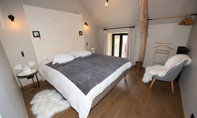 Saint-Laurent-Nouan Apartment | La Barboire Campagne - Refined apartment