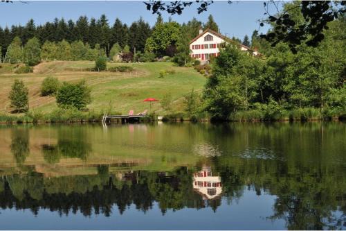 Faucogney-et-la-Mer Bed & Breakfast | "La Belle Chambre" dans une ferme avec etang privé dans la région des Mille Etangs Faucogney-et-La-Mer