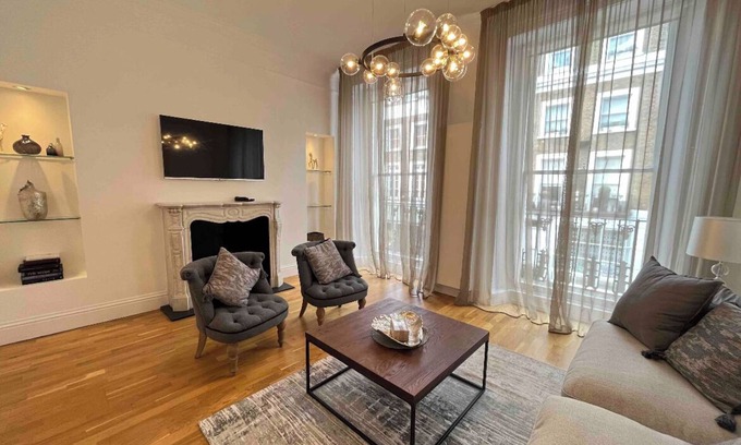 Brompton & Hans Town House | La Belle Etage by Harrods Airconditioning