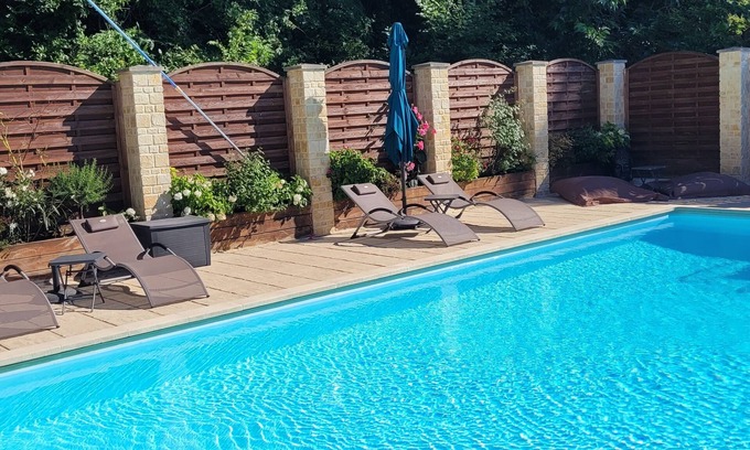 Carsac-Aillac Bed & Breakfast | La boissière, in the peace and quiet of its green square