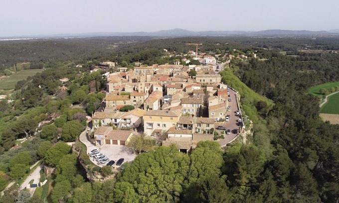 Cornillon-Confoux House | La bonne Adresse de Provence COCOON Swimming pool and Jacuzzi in Provencal village
