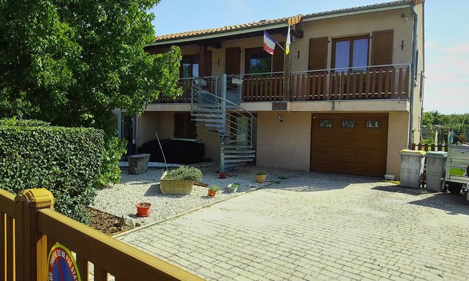Aulnat Apartment | LA BOUVIERE