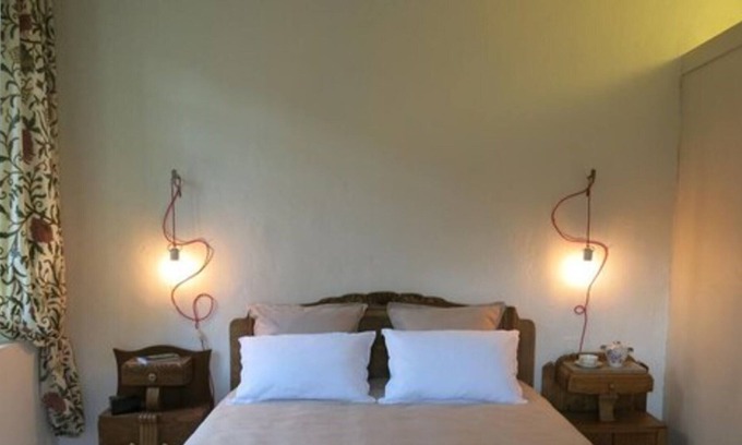 Oppede Bed & Breakfast | La Buissonnière