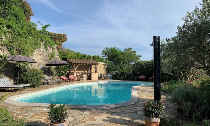 Saint-Sauveur-de-Cruzieres Cottage | La CAVE aux VINS with private terrace and barbecue/shared pool