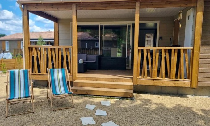 Labouheyre Apartment | La Cabane aux Papillons chalet bord du lac de Peyre 7 pp piscine chauffée