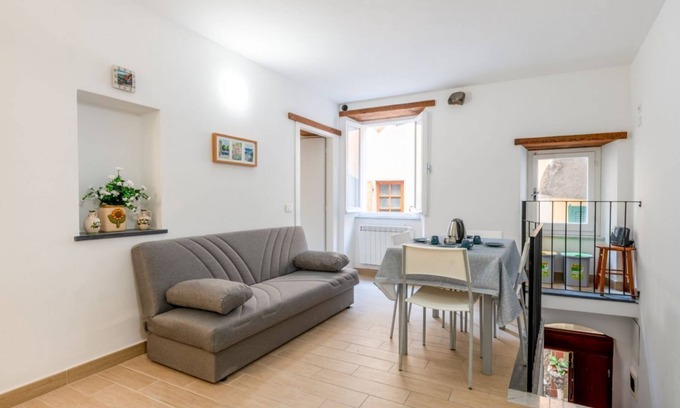 Riomaggiore Apartment | La Cantina dei Nonni - Riomaggiore Functional Flat