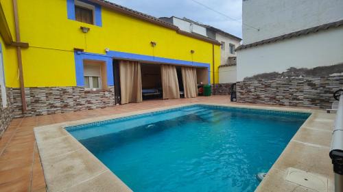 Villasequilla House | La Casa Amarilla de Villasequilla