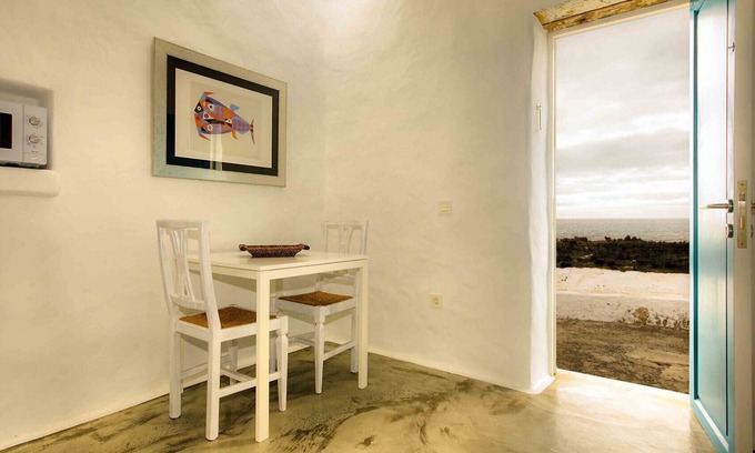 Punta Mujeres Apartment | La Casa de las Salinas, Sama - Costal home meters from the sea