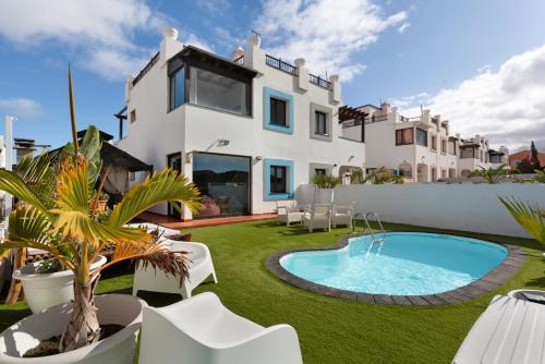 Geafond Villa | La Casa del Volcano Corralejo Pool